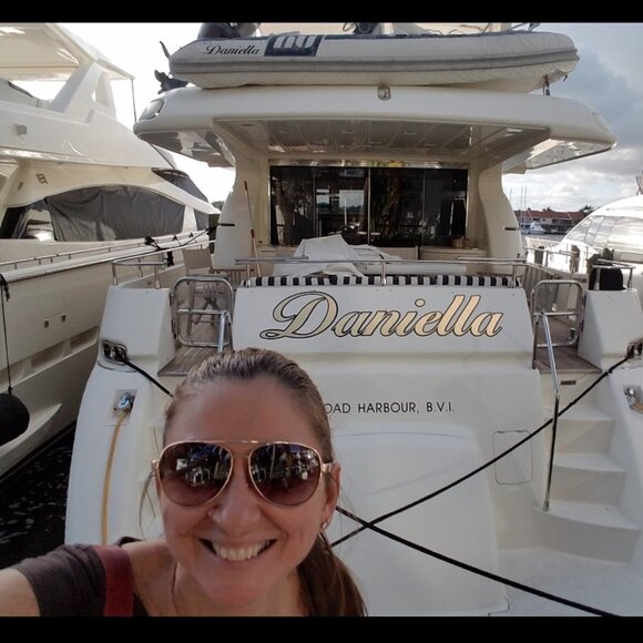 Meet your Posher, Daniela - Picture 4 of 16